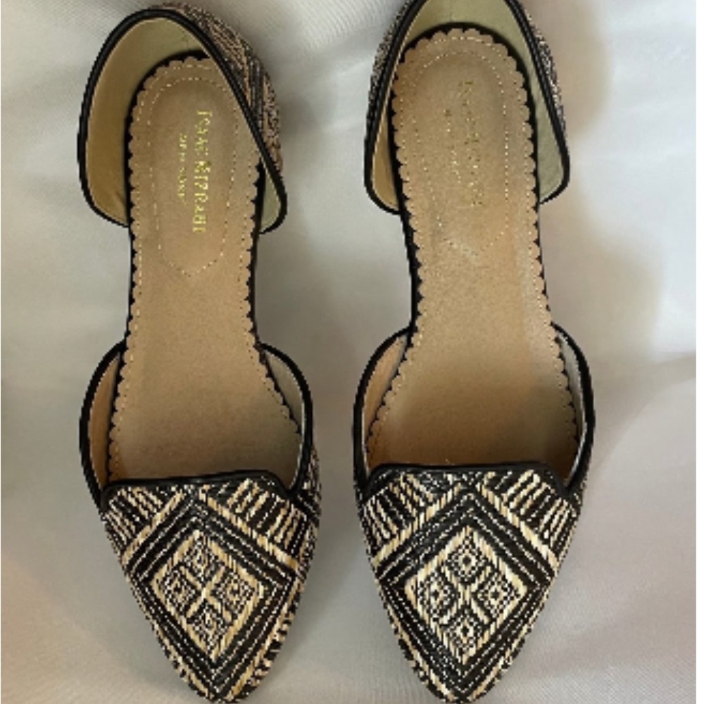 ISSAC MIZRAHI Black and Beige Women's Shoes